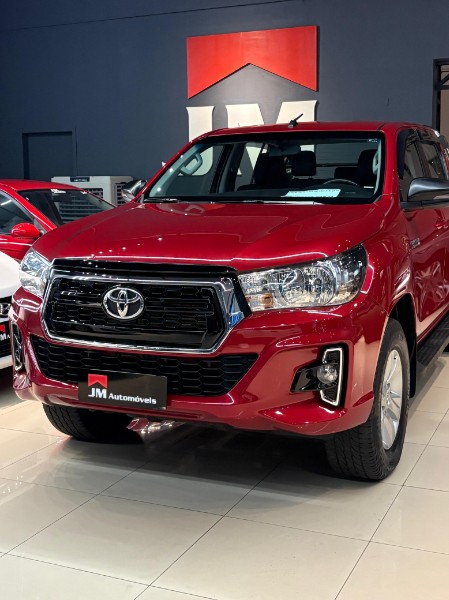 TOYOTA HILLUX CD SRV 2018/2019 JM AUTOMÓVEIS VENÂNCIO AIRES / Carros no Vale