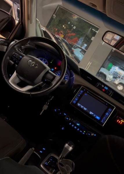 TOYOTA HILLUX CD SRV 2018/2019 JM AUTOMÓVEIS VENÂNCIO AIRES / Carros no Vale