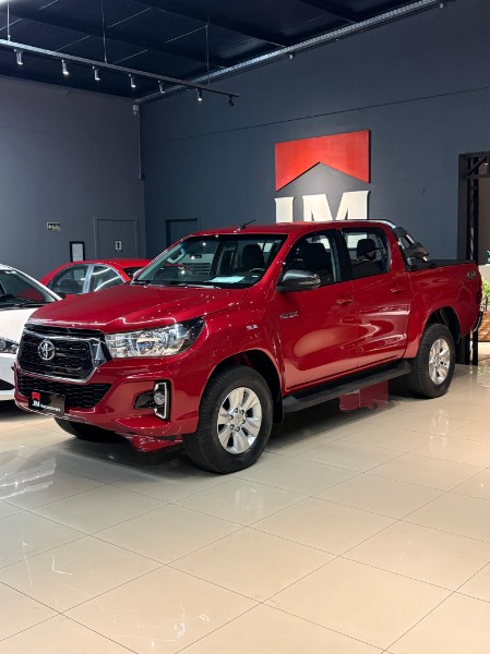 TOYOTA HILLUX CD SRV 2018/2019 JM AUTOMÓVEIS VENÂNCIO AIRES / Carros no Vale