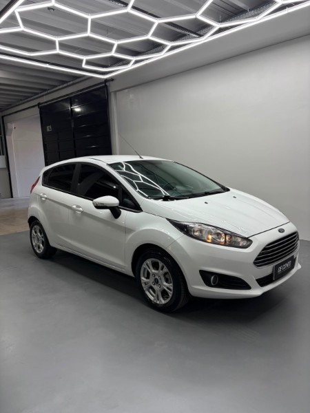 FORD FIESTA 1.5 SE HATCH 16V FLEX 4P MANUAL /2016 DE CONTO AUTOMÓVEIS SARANDI / Carros no Vale