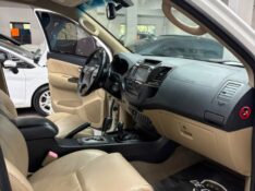 TOYOTA HILUX SW4 3.0 SRV 4X4 7 LUGARES 16V TURBO INTERCOOLER DIESEL 4P AUT /2014 DE CONTO AUTOMÓVEIS SARANDI / Carros no Vale