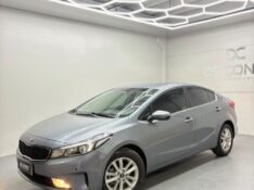 KIA CERATO 1.6 16V FLEX AUT. /2018 DE CONTO AUTOMÓVEIS SARANDI / Carros no Vale