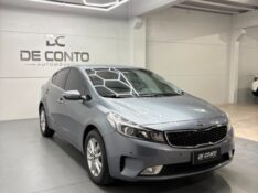KIA CERATO 1.6 16V FLEX AUT. /2018 DE CONTO AUTOMÓVEIS SARANDI / Carros no Vale
