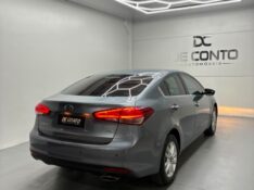 KIA CERATO 1.6 16V FLEX AUT. /2018 DE CONTO AUTOMÓVEIS SARANDI / Carros no Vale