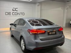 KIA CERATO 1.6 16V FLEX AUT. /2018 DE CONTO AUTOMÓVEIS SARANDI / Carros no Vale