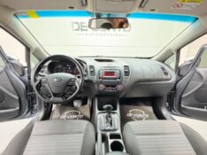 KIA CERATO 1.6 16V FLEX AUT. /2018 DE CONTO AUTOMÓVEIS SARANDI / Carros no Vale