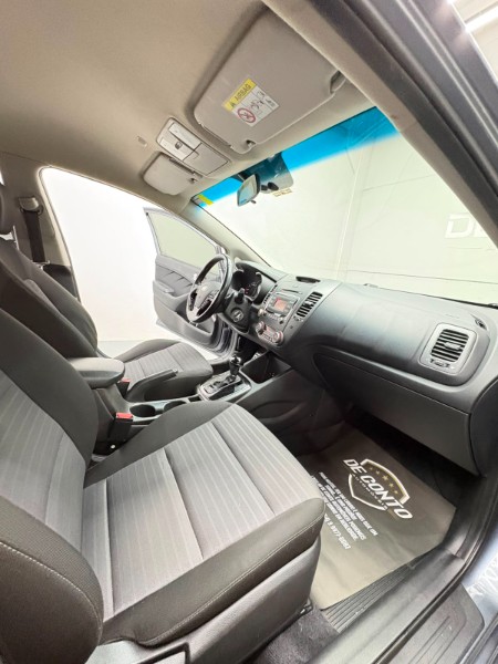 KIA CERATO 1.6 16V FLEX AUT. /2018 DE CONTO AUTOMÓVEIS SARANDI / Carros no Vale