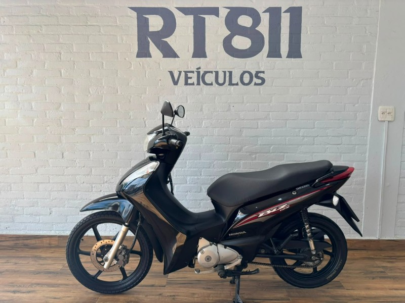 HONDA MOTOS BIZ 125 /2016 RT 811 VEÍCULOS ARROIO DO MEIO / Carros no Vale
