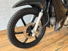 HONDA MOTOS BIZ 125 /2016 RT 811 VEÍCULOS ARROIO DO MEIO / Carros no Vale
