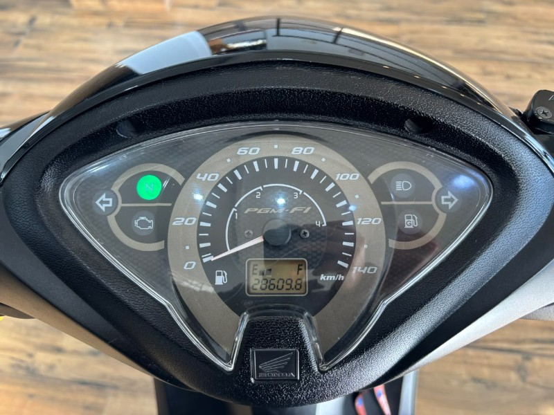 HONDA MOTOS BIZ 125 /2016 RT 811 VEÍCULOS ARROIO DO MEIO / Carros no Vale