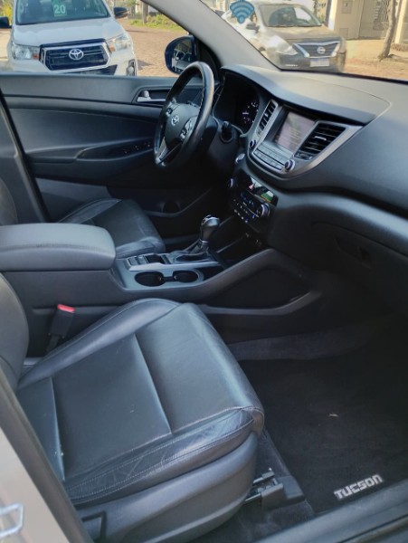 HYUNDAI NEW TUCSON 1.6 TURBO GDI /2020 CHIMA VEÍCULOS VENÂNCIO AIRES / Carros no Vale HYUNDAI NEW TUCSON 1.6 TURBO GDI /2020 CHIMA VEÍCULOS VENÂNCIO AIRES / Carros no Vale