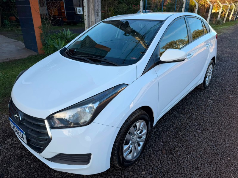 HYUNDAI HB20S COMFORT 1.6 /2017 MENEGHINI VEÍCULOS ARROIO DO MEIO / Carros no Vale