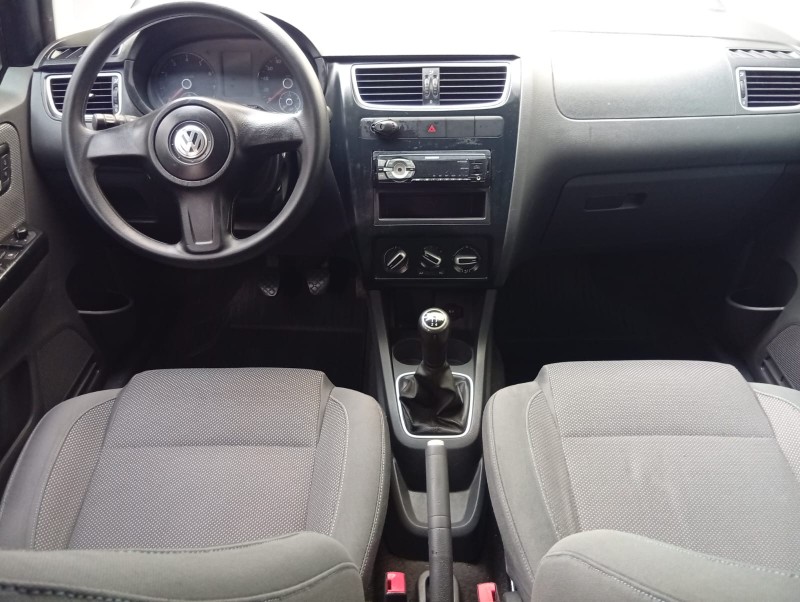 VOLKSWAGEN FOX GII 1.0 2010/2011 ALTERNATIVA VEÍCULOS LAJEADO / Carros no Vale