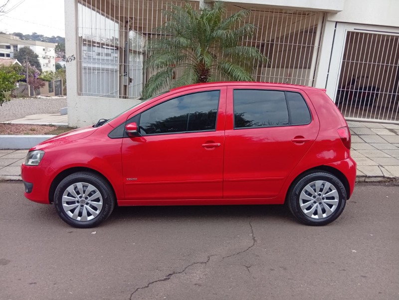 VOLKSWAGEN FOX GII 1.0 2010/2011 ALTERNATIVA VEÍCULOS LAJEADO / Carros no Vale