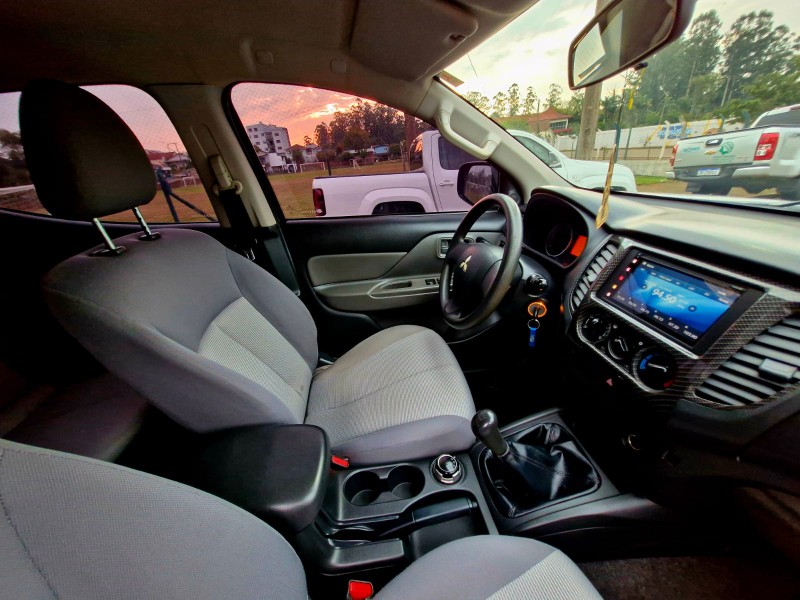 MITSUBISHI L200 TRITON SPORT GLX 2.4 CD DIESEL 2018 2019/2020 CRUZEIRO MULTIMARCAS CRUZEIRO DO SUL / Carros no Vale