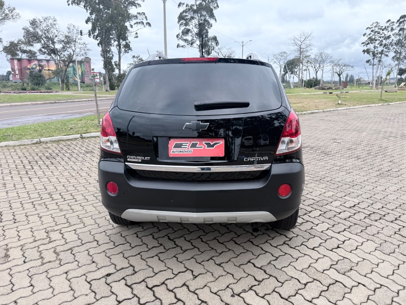 CHEVROLET CAPTIVA 2.4 ECOTEC FWD 2010/2010 ELY AUTOMÓVEIS LAJEADO / Carros no Vale