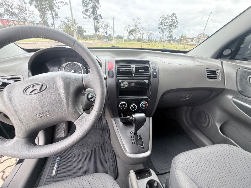 HYUNDAI TUCSON 2.0 16V AUT. 2008/2008 ELY AUTOMÓVEIS LAJEADO / Carros no Vale