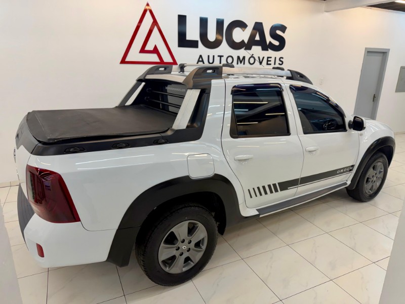 RENAULT OROCH DYNAMIQUE 1.6 2016/2016 LUCAS AUTOMÓVEIS BOM RETIRO DO SUL / Carros no Vale