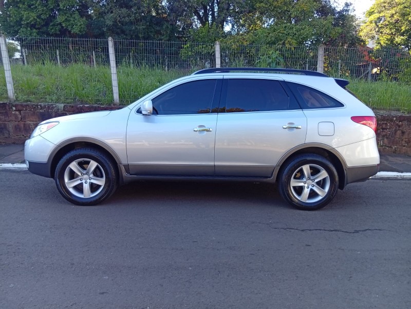 HYUNDAI VERACRUZ GLS 4WD V6 3.8 2010 2010/2010 ALTERNATIVA VEÍCULOS LAJEADO / Carros no Vale HYUNDAI VERACRUZ GLS 4WD V6 3.8 2010 2010/2010 ALTERNATIVA VEÍCULOS LAJEADO / Carros no Vale