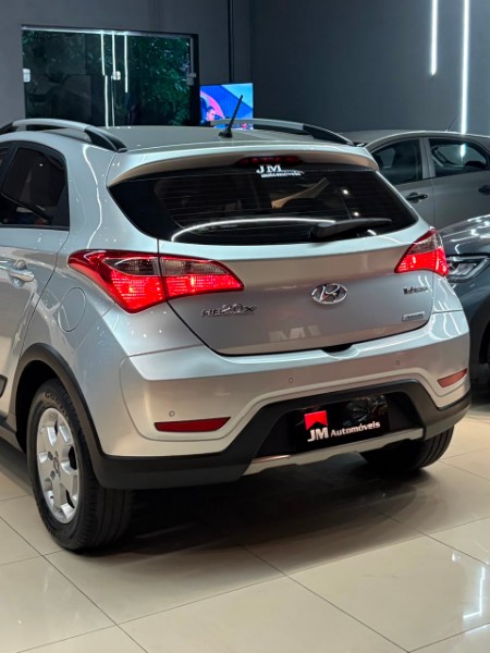 HYUNDAI HB20X 1.6 STYLE 16V 2014/2014 JM AUTOMÓVEIS VENÂNCIO AIRES / Carros no Vale