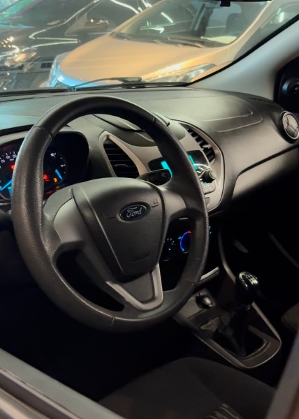 FORD KA 1.0 SE PLUS 2018/2019 JM AUTOMÓVEIS VENÂNCIO AIRES / Carros no Vale