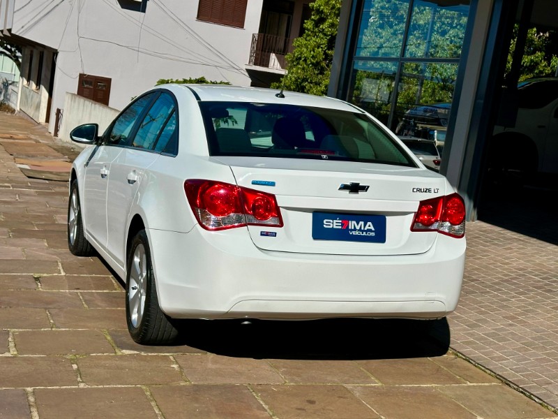 CHEVROLET CRUZE SEDAN LT 1.8 MEC 2014/2014 SÉTIMA VEÍCULOS GUAPORÉ / Carros no Vale