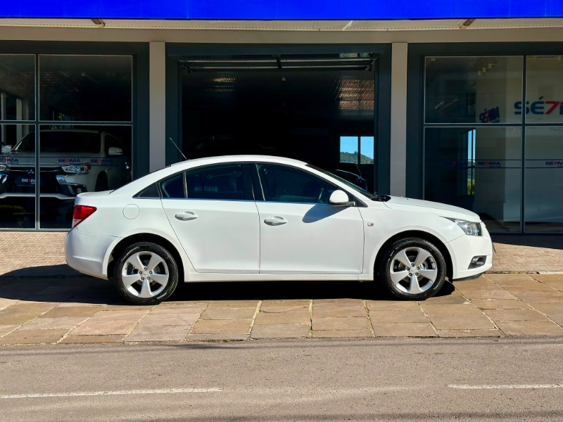 CHEVROLET CRUZE SEDAN LT 1.8 MEC 2014/2014 SÉTIMA VEÍCULOS GUAPORÉ / Carros no Vale