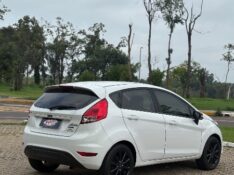 FORD FIESTA 1.0 ECOBOOST TITANIUM PLUS HATCH 12V GASOLINA 4P POWERSHIFT /2018 NEURI VEÍCULOS LAJEADO / Carros no Vale