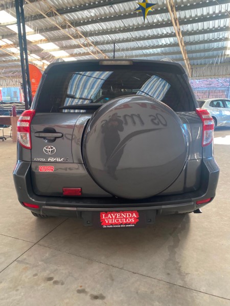 TOYOTA RAV-4 2.4 2011/2012 LAVENDA VEÍCULOS ARROIO DO MEIO / Carros no Vale