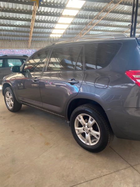 TOYOTA RAV-4 2.4 2011/2012 LAVENDA VEÍCULOS ARROIO DO MEIO / Carros no Vale