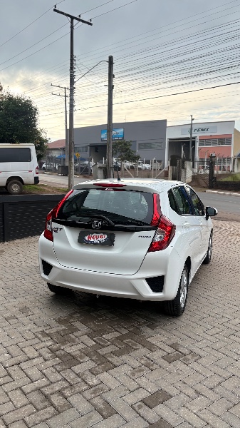 HONDA FIT 1.5 EX 16V FLEX 4P AUTOMÁTICO 2015/2015 NEURI VEÍCULOS LAJEADO / Carros no Vale HONDA FIT 1.5 EX 16V FLEX 4P AUTOMÁTICO 2015/2015 NEURI VEÍCULOS LAJEADO / Carros no Vale