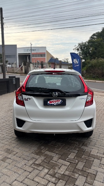 HONDA FIT 1.5 EX 16V FLEX 4P AUTOMÁTICO 2015/2015 NEURI VEÍCULOS LAJEADO / Carros no Vale HONDA FIT 1.5 EX 16V FLEX 4P AUTOMÁTICO 2015/2015 NEURI VEÍCULOS LAJEADO / Carros no Vale