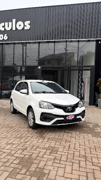 TOYOTA ETIOS 1.5 X PLUS 16V 2020 2020/2020 NEURI VEÍCULOS LAJEADO / Carros no Vale