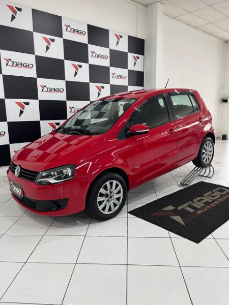 VOLKSWAGEN FOX1.0 GII 2014/2014 TIAGO AUTOMÓVEIS VENÂNCIO AIRES / Carros no Vale