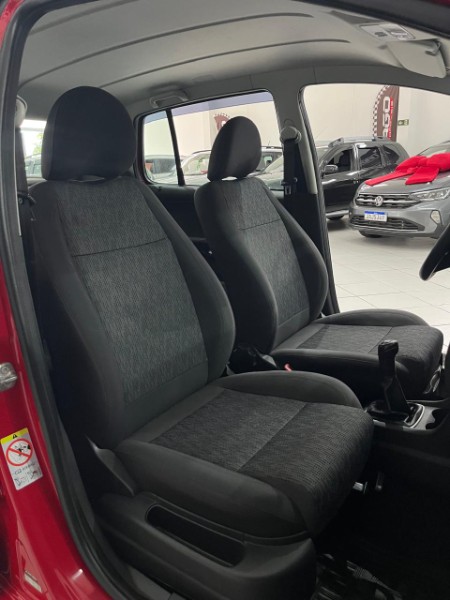 VOLKSWAGEN FOX1.0 GII 2014/2014 TIAGO AUTOMÓVEIS VENÂNCIO AIRES / Carros no Vale