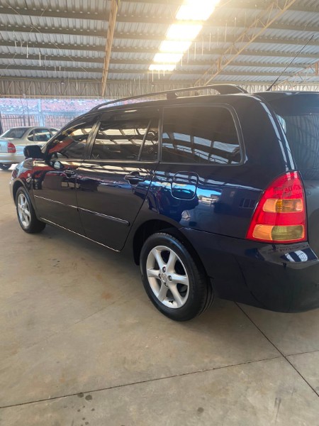 TOYOTA FIELDER 1.8 16V GASOLINA 4P AUTOMÁTICO 2005/2006 LAVENDA VEÍCULOS ARROIO DO MEIO / Carros no Vale