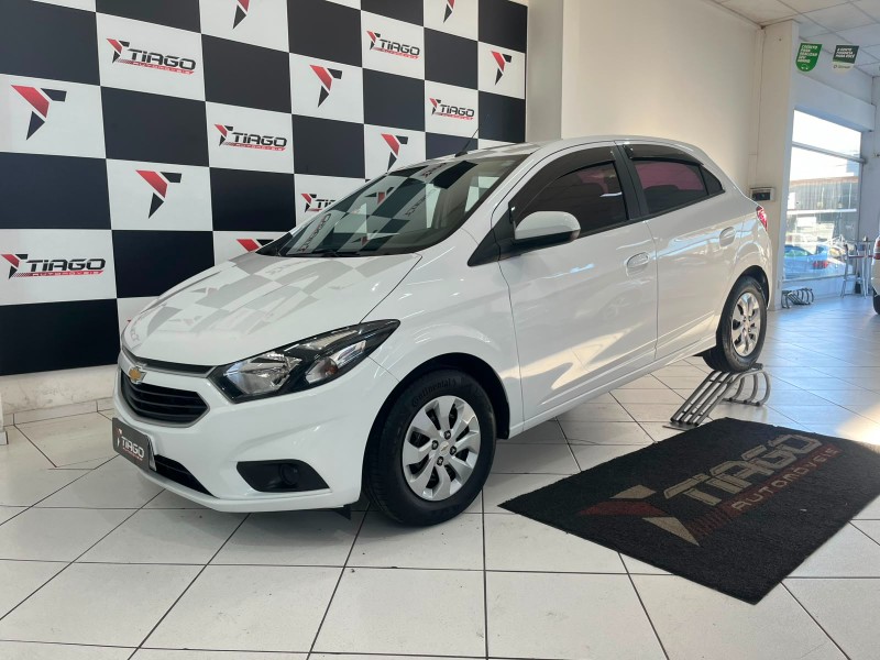 CHEVROLET ONIX 1.0 LT 2018/2018 TIAGO AUTOMÓVEIS VENÂNCIO AIRES / Carros no Vale