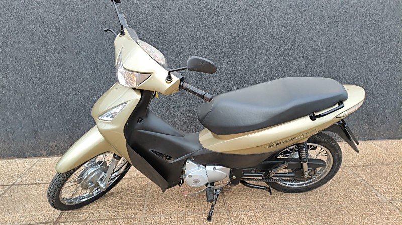 HONDA MOTOS BIZ 125 ES 2010/2010 ADRIANO VEÍCULOS CRUZEIRO DO SUL / Carros no Vale HONDA MOTOS BIZ 125 ES 2010/2010 ADRIANO VEÍCULOS CRUZEIRO DO SUL / Carros no Vale