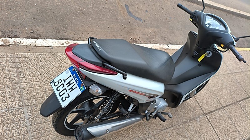 HONDA MOTOS BIZ 125 EX 2015/2015 ADRIANO VEÍCULOS CRUZEIRO DO SUL / Carros no Vale HONDA MOTOS BIZ 125 EX 2015/2015 ADRIANO VEÍCULOS CRUZEIRO DO SUL / Carros no Vale