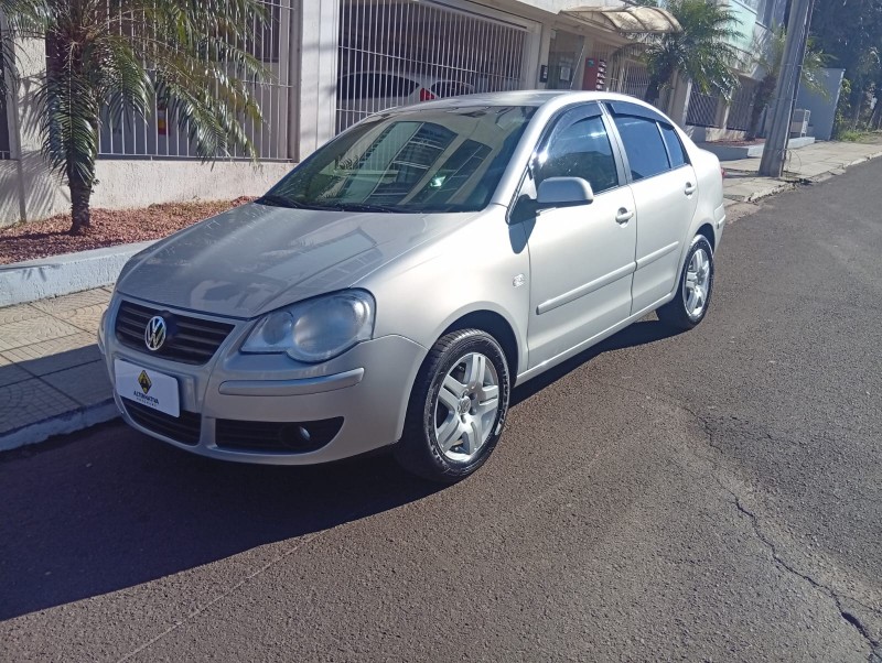VOLKSWAGEN POLO 1.6 SEDAN 2008/2008 ALTERNATIVA VEÍCULOS LAJEADO / Carros no Vale