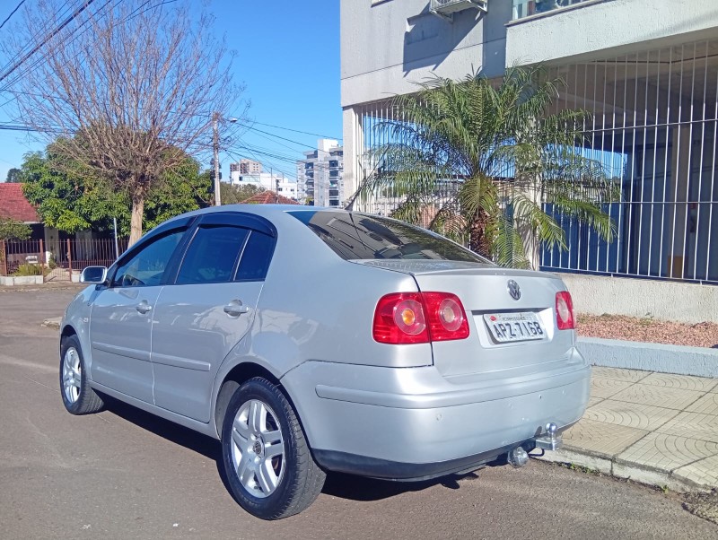 VOLKSWAGEN POLO 1.6 SEDAN 2008/2008 ALTERNATIVA VEÍCULOS LAJEADO / Carros no Vale