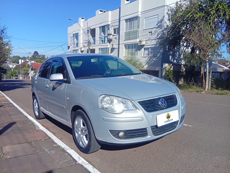 VOLKSWAGEN POLO 1.6 SEDAN 2008/2008 ALTERNATIVA VEÍCULOS LAJEADO / Carros no Vale