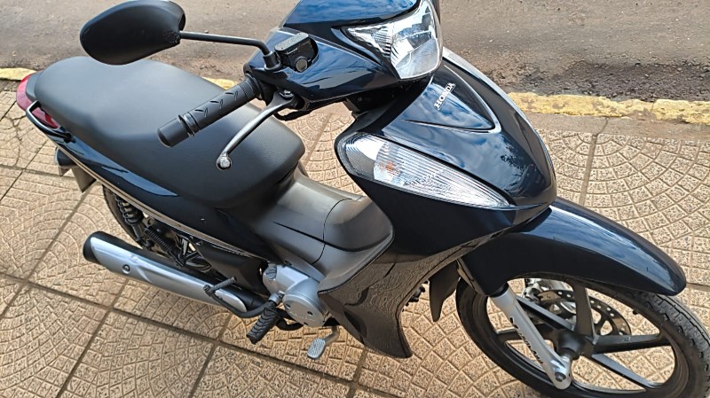 HONDA MOTOS BIZ 125 EX 2011/2011 ADRIANO VEÍCULOS CRUZEIRO DO SUL / Carros no Vale HONDA MOTOS BIZ 125 EX 2011/2011 ADRIANO VEÍCULOS CRUZEIRO DO SUL / Carros no Vale
