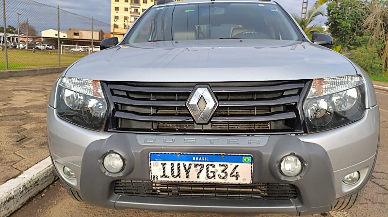 RENAULT DUSTER DYNAMIQUE 2.0 FLEX 16V AUT. 2013/2014 ADRIANO VEÍCULOS CRUZEIRO DO SUL / Carros no Vale