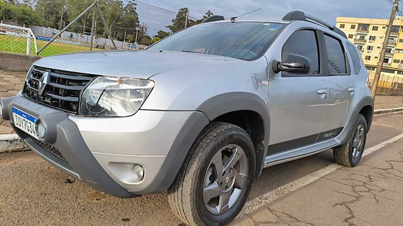 RENAULT DUSTER DYNAMIQUE 2.0 FLEX 16V AUT. 2013/2014 ADRIANO VEÍCULOS CRUZEIRO DO SUL / Carros no Vale