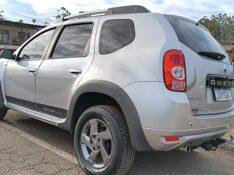 RENAULT DUSTER DYNAMIQUE 2.0 FLEX 16V AUT. 2013/2014 ADRIANO VEÍCULOS CRUZEIRO DO SUL / Carros no Vale