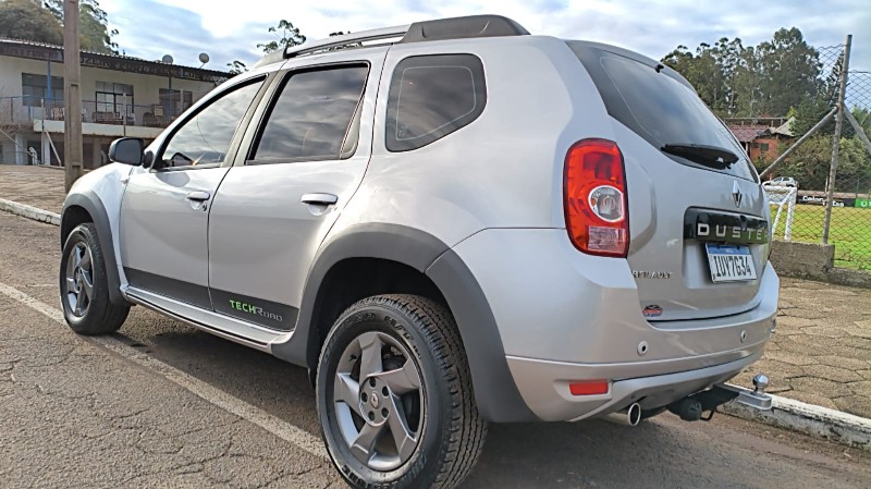 RENAULT DUSTER DYNAMIQUE 2.0 FLEX 16V AUT. 2013/2014 ADRIANO VEÍCULOS CRUZEIRO DO SUL / Carros no Vale