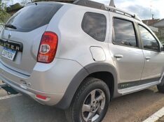 RENAULT DUSTER DYNAMIQUE 2.0 FLEX 16V AUT. 2013/2014 ADRIANO VEÍCULOS CRUZEIRO DO SUL / Carros no Vale