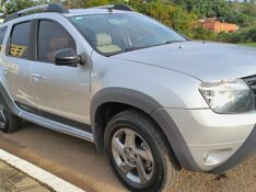 RENAULT DUSTER DYNAMIQUE 2.0 FLEX 16V AUT. 2013/2014 ADRIANO VEÍCULOS CRUZEIRO DO SUL / Carros no Vale