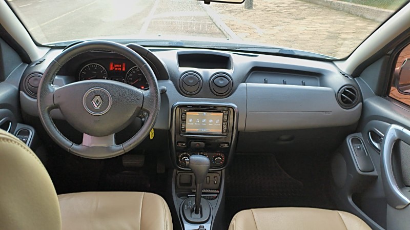 RENAULT DUSTER DYNAMIQUE 2.0 FLEX 16V AUT. 2013/2014 ADRIANO VEÍCULOS CRUZEIRO DO SUL / Carros no Vale
